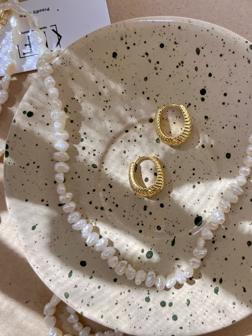 Gold hoops & pearls necklace set